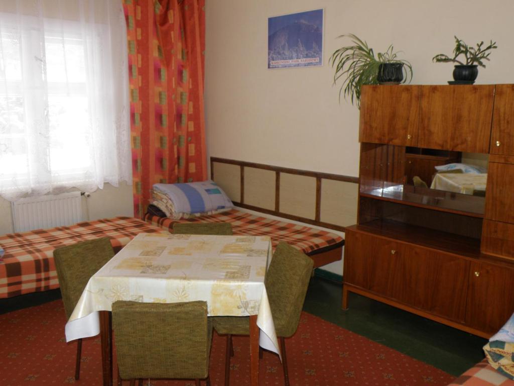 Szkolne Schronisko Mlodziezowe Zloty Widok Hostel Piechowice  Buitenkant foto