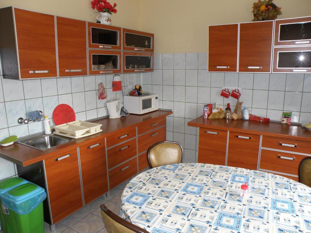 Szkolne Schronisko Mlodziezowe Zloty Widok Hostel Piechowice  Buitenkant foto