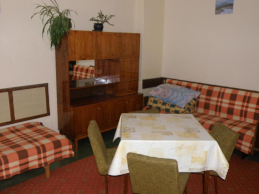 Szkolne Schronisko Mlodziezowe Zloty Widok Hostel Piechowice  Buitenkant foto